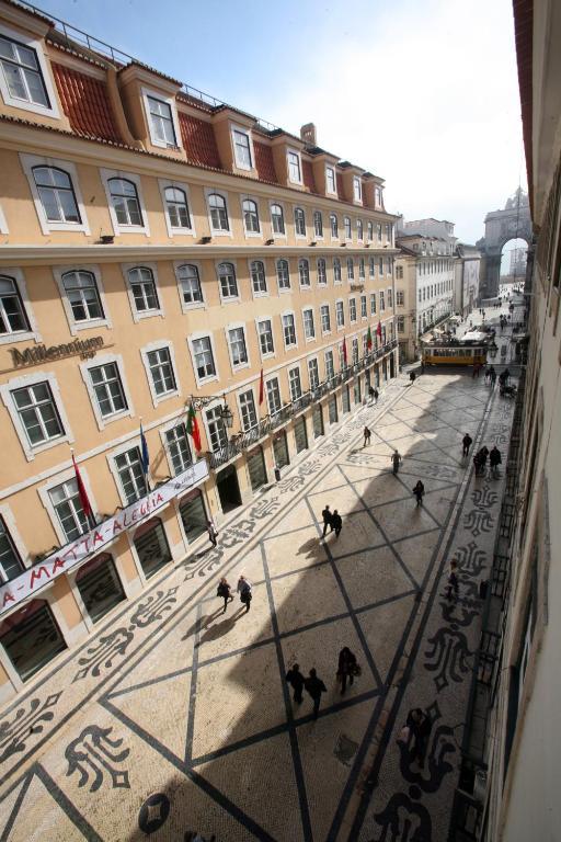 Travellers House - Hostel Lisbon Bilik gambar